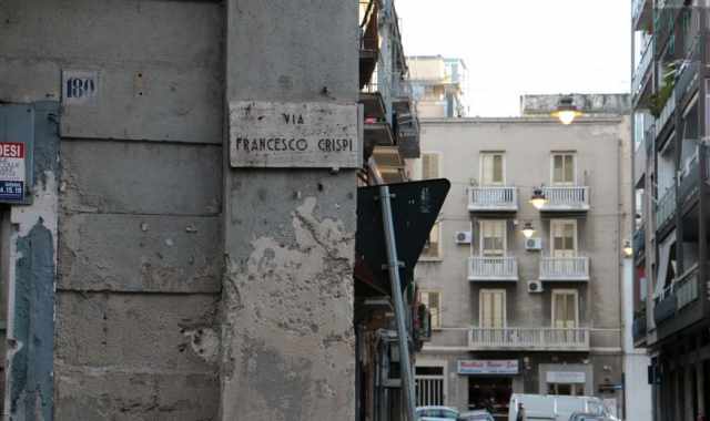 Silenzi e decadenza: viaggio nella ''zona Tribunale'' del quartiere Libert di Bari